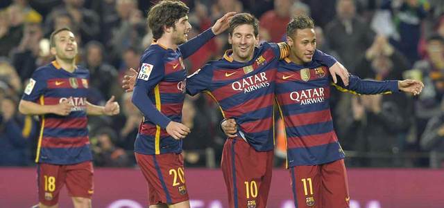 نيمار وميسي وربيرتو يحتفلون بالأهداف السبعة. أ.ف.ب