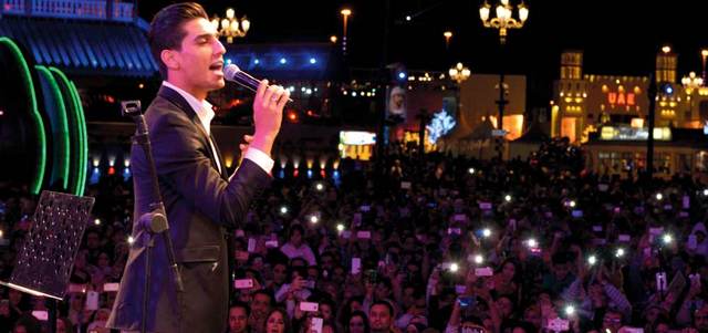 جمهور كبير شهده حفل محمد عساف. من المصدر