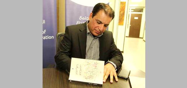 يحيى القيسي: الرواية تحتفي بعوالم وشخصيات حقيقية وتعيش بيننا.   من المصدر