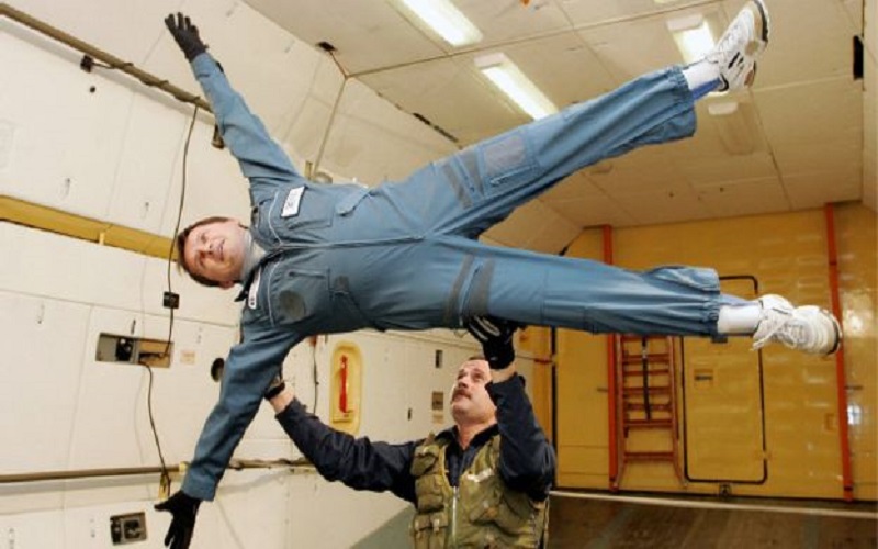 يؤدي غياب الجاذبية إلى نقص عدد خلايا الدم الحمراء، وذلك لأسباب لا تزال غير واضحة بالكامل، وهو ما يفضي إلى حدوث نوع من أنواع "فقر الدم الفضائي".