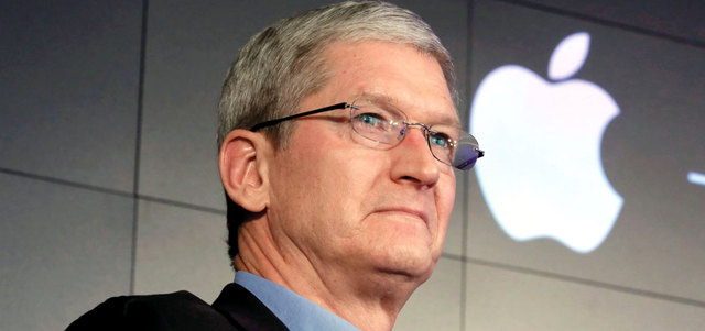 موقف «أبل» ينبع في جزء منه من إيمان الرئيس التنفيذي تيم كوك باعتبار الخصوصية حقاً إنسانياً. أرشيفية