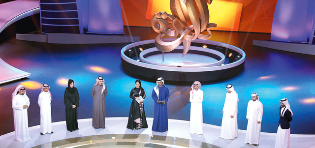 الحلقة جمعت 8 شعراء يمثلون 6 دول.  من المصدر