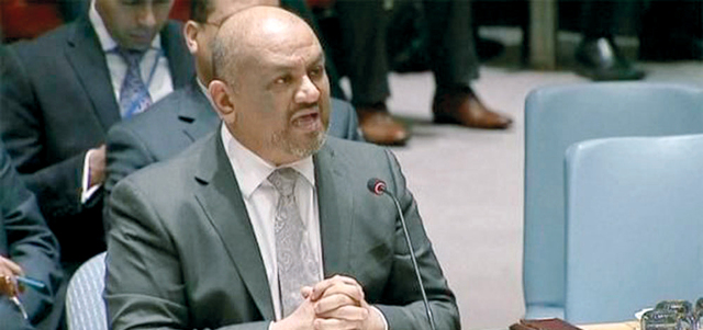 اليماني يتهم الميليشيات بالاستمرار في انتهاك حقوق الطفل اليمني، حيث زادت عمليات تجنيد الأطفال وزجهم في المعارك مع الجيش الوطني.