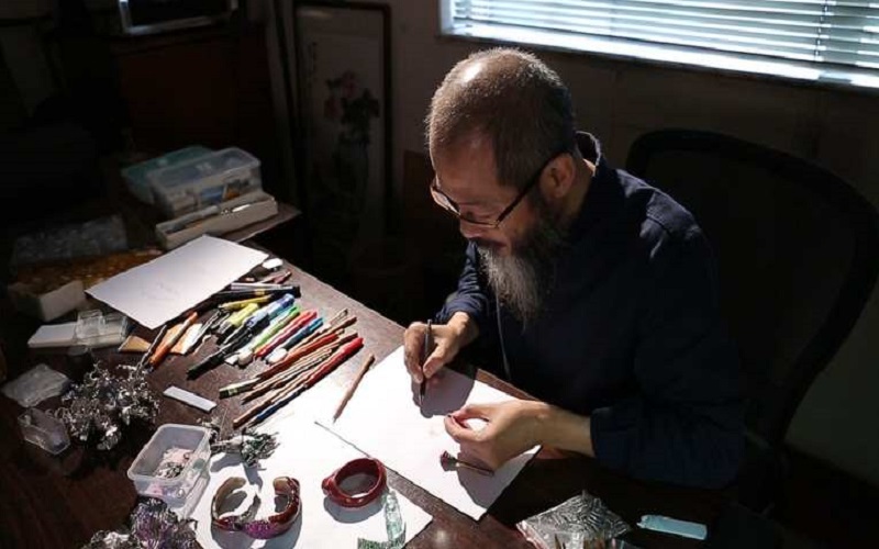 وتعاون في عام 2014 مع مصمم ألماس شهير لجمع الألماسات في قطعة مجوهرات واحدة، ووصف الأمر بالتجربة التي تحصل مرة واحدة في العمر.