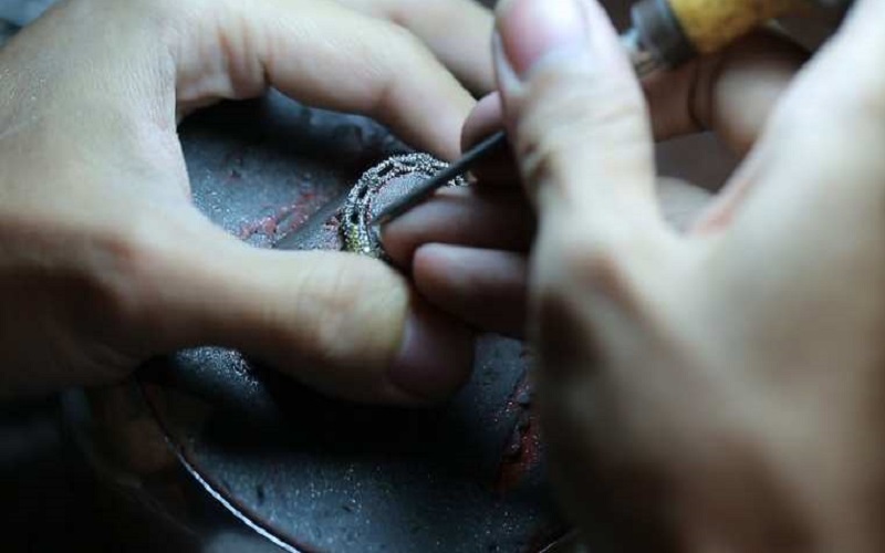 واستلزمت عملية التصميم فريقا من 22 شخصا عملوا 47 ألف ساعة.