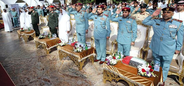 الشعفار خلال فعاليات أسبوع المرور الذي تنظمه وزارة الداخلية.

من المصدر