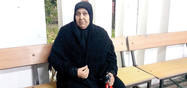 أم محمد جابر تلتقي ابنها بعد 10  سنوات حرمان الإمارات اليوم