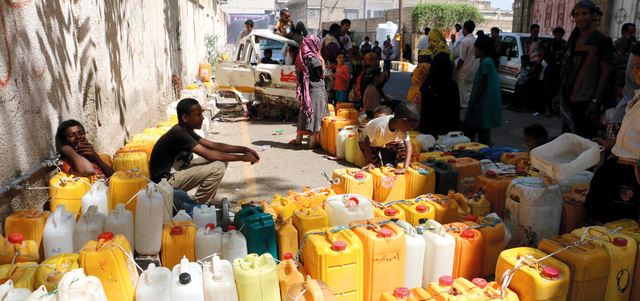المعاناة تفاقمت في تعز نتيجة حصار الحوثيين للمدينة.  أرشيفية