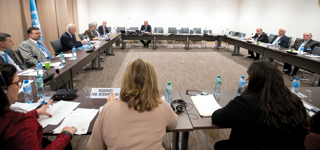 وفد المعارضة طالب إرجاء المفارضات إلى أن يُظهر النظام السوري جدية في مقاربة الانتقال السياسي والملفات الإنسانية. رويترز