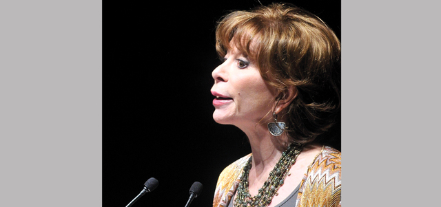 إليزابيل الليندي.  إفي