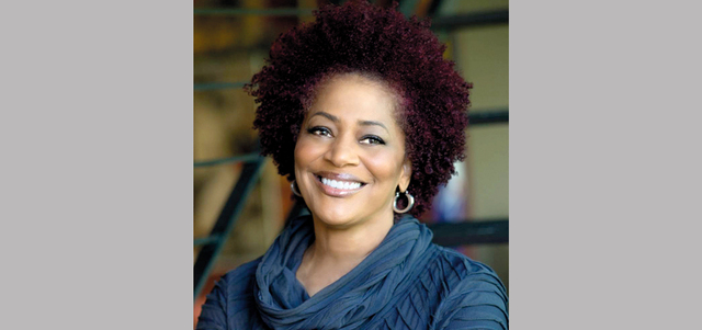 تيري ماكميلان.