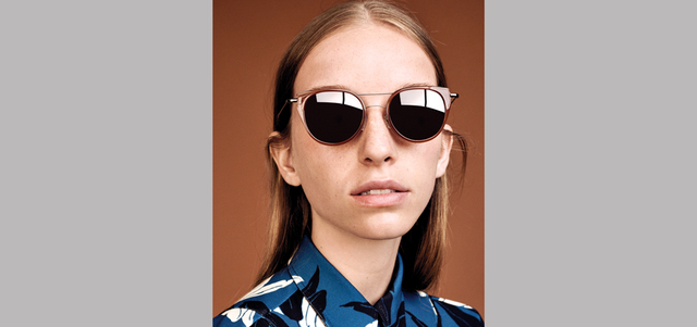 الاختيار‭ ‬الناجح‭ ‬للنظارة‭ ‬الشمسية‭ ‬يضفي‭ ‬أناقة‭ ‬على‭ ‬المظهر‭.‬
د‭.‬ب‭.‬أ