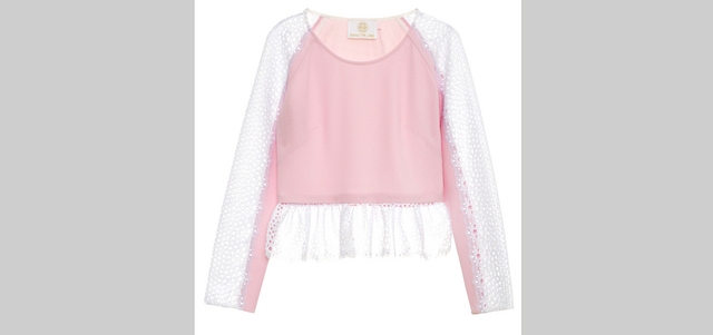 «زايان ذي ليبل»: بلوزة مزيّنة بالدانتيل بـ920 درهماً في «سوس».