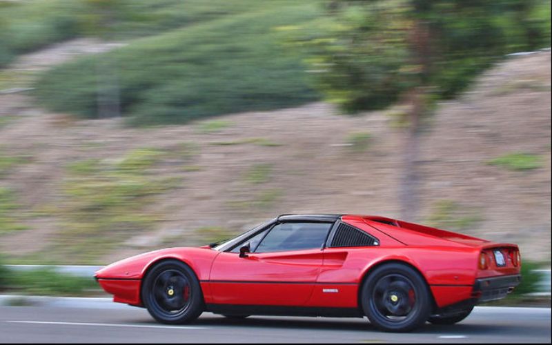 قامت شركة "إليكتريك جي تي" ومقرها في ولاية كاليفورنيا الأميركية بإعادة ترميم سيارة "فيراري 308 GTS" من طراز العام 1978 لتصبح سيارة إلكترونية.