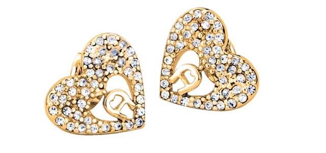 «إيغنر»: أقراط متوسطة الحجم مزيّنة بالكريستال بـ813 درهماً.