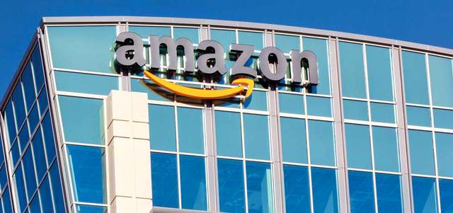 «أمازون» تمكنت من البقاء والتوسع في الفضاء الإلكتروني من خلال طرح خدمات متنوعة للمستخدمين.   أرشيفية