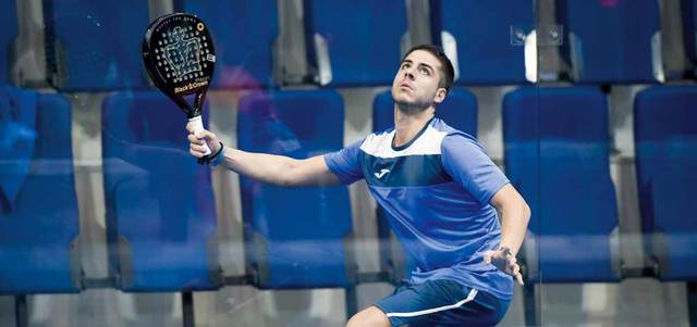 تواصل الإثارة في البادل تنس بند الشبا. من المصدر