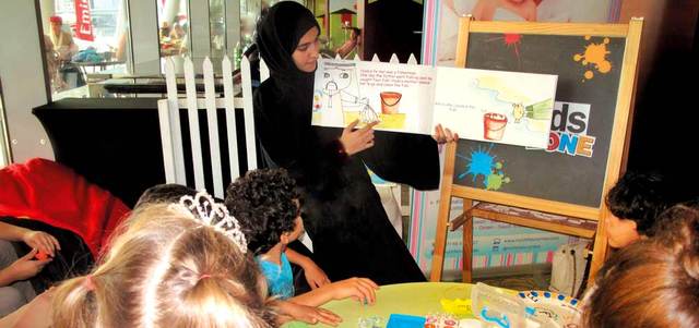 هدى تروي قصة مستوحاة من عمل جدها في البحر. من المصدر