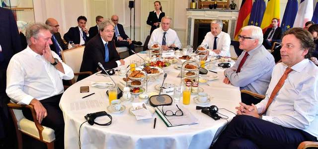 وزراء خارجية الدول الـ 6 المؤسسة للاتحاد الأوروبي خلال اجتماعهم في برلين. أي.بي.إيه