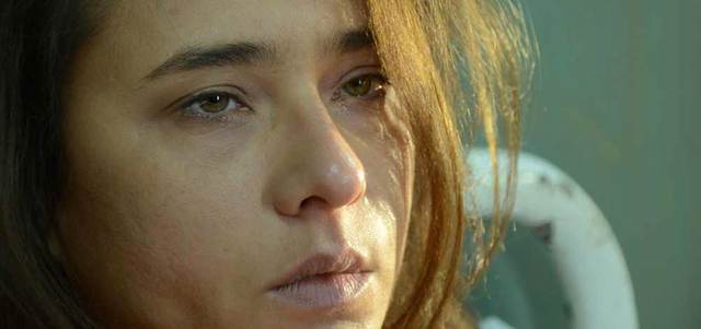 «سقوط حر» قامت بكتابته ورشة «سرد» بإشراف مريم نعوم.

من المصدر