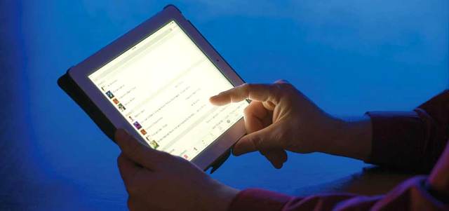 دراسة أظهرت أن القفز بين الصفحات والمستندات الإلكترونية يقلل التركيز ويعيق الفهم. غيتي