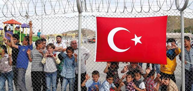 لاجئون سوريون احتضنتهم تركيا من بداية الصراع في سورية إضافة إلى دعم المعارضة. إي.بي.إيه