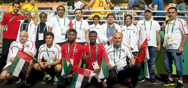 الزعابي مع بعثة الإمارات بريو دي جانيرو.  الإمارات اليوم