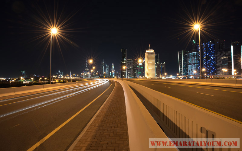 ساهمت التطورات المستمرة والدؤوبة لامارة دبي ، الى تصميم بنى تحتية متينة لضمان تحرك المدينة بشكل سلس، انشت هيئة طرق ومواصلات دبي العشرات من الجسور والطرق السريعة والحديثة واضحت تحف معمارية حديثة .تصوير يوسف الهرمودي