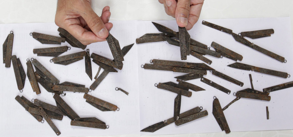 السكاكين التي ابتلعها سنغ. الصور من إي بي أيه