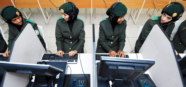 يشهد الواقع على أن المرأة الإماراتية أصبحت اليوم شريكاً أساسياً في قيادة مسيرة التنمية المستدامة بفضل ما تملكه من مؤهلات تعليمية وقدرات قيادية. وام