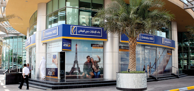 بنك الإمارات دبي الوطني حقق أعلى صافي رسوم وعمولات من حيث القيمة. تصوير: نجيب محمد