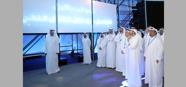 حمدان بن محمد شاهد عروضاً عن الفرص المتاحة للشباب التي يوفرها «إكسبو 2020» ومستقبل النقل.

وام