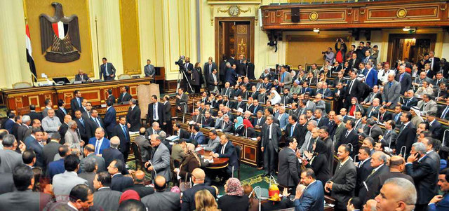 نواب في البرلمان المصري طالبوا بإحالة عجينة إلى لجنة القيم.  أرشيفية