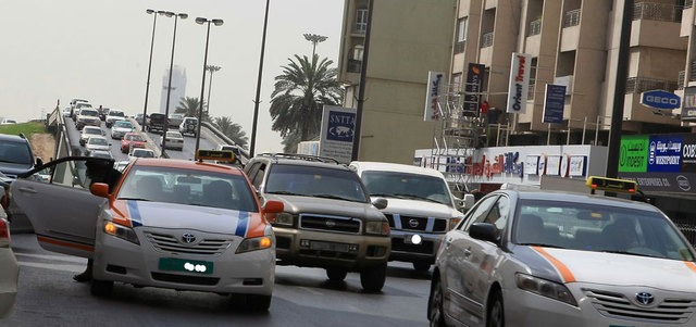 50 مراقب وضابط جودة يشرفون على مركبات الأجرة والحافلات في الشارقة. من المصدر