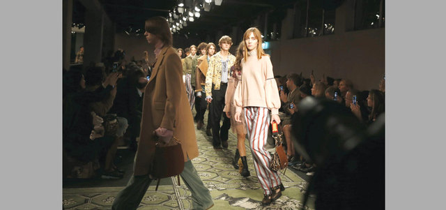 الشركة استلهمت مجموعة الأزياء من رواية «أورلاندو». أ.ب