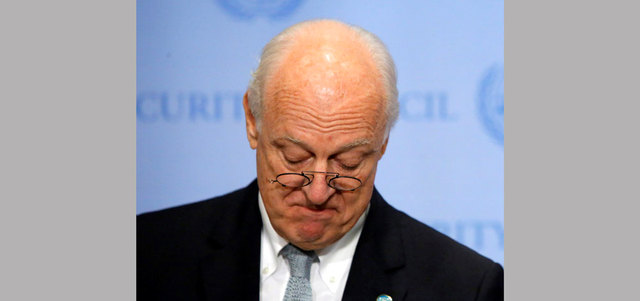 دي ميستورا: في حلب تستخدم قنابل حارقة، تنتج كرات لهب هائلة، تضيء الظلام الحالك كما لو كان نهاراً. رويترز