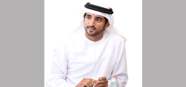 حمدان بن محمد يصدر قراراً بتنظيم تأجير المركبات بالساعات في دبي - الإمارات اليوم