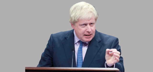 بوريس جونسون: روسيا تخاطر بأن تصبح دولة منبوذة على خلفية غاراتها في حلب. أ.ب