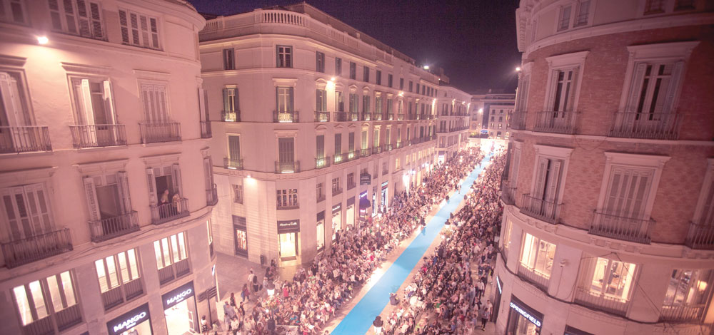 منى المنصوري صاحبة مشوار طويل مع عروض الأزياء.
من المصدر