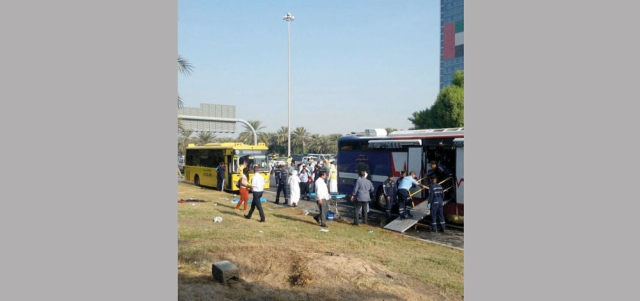 حادث جسر مصفح أسفر عن إصابة 47 شخصاً معظمهم من طلبة المدارس.  تصوير: إريك أرازاس