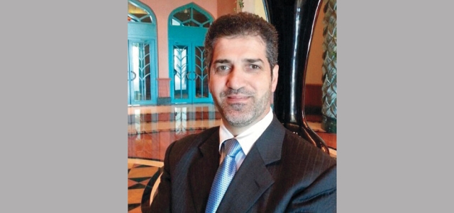 أمجد نصر:  &laquo;البنوك الوطنية لديها عدد كبير من الموظفين القادرين على خدمة المتعاملين، إضافة إلى المنتجات والخيارات المتنوعة&raquo;.