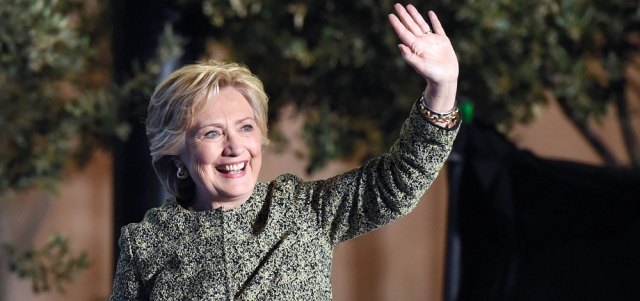 الظروف تخدم هيلاري كلينتون بشكل غير متوقع. أ.ف.ب