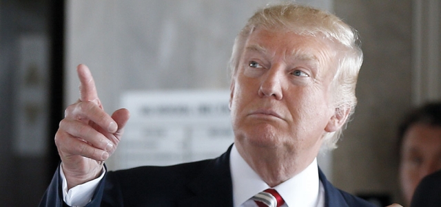 ترامب يهدّد.. والمشكلات تلاحقه من كل الجهات. أ.ب