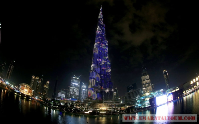 مشاهد من داون تاون دبي ،حيث يظهر المبنى الاعلى في العالم ، برج خليفة ، ودار الأوبرا في دبي، النماذج الحية لسحر العمارة المشغولة  بالثقافة وتنمية الانسان والعقل . تصوير باتريك كاستيلو