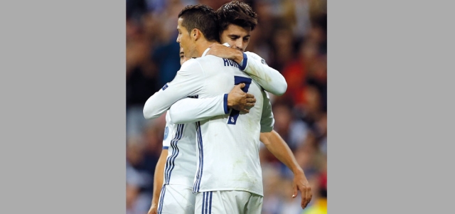 موراتا سعيد بالتمريرة الحاسمة من رونالدو التي ختم بها خماسية الريال أمام ليجيا وارسو. أ.ب