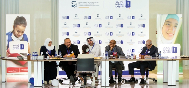 لجنة تحكيم المسابقة خلال اختبار إحدى المشاركات. تصوير: أحمد عرديتي