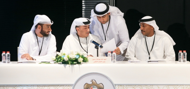 اللجنة المشرفة على الانتخابات تتابع انتخابات اتحاد كرة القدم. تصوير: باتريك كاستيلو