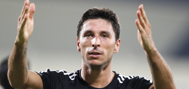 تيغالي تلاعب بدفاع الملك وسجّل خماسية من سباعية الوحدة. تصوير: أسامة أبوغانم