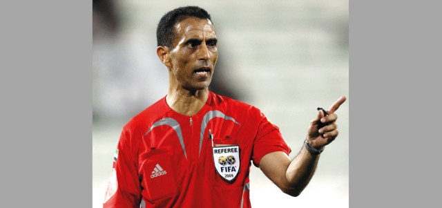 محمد عمر : الحالة التي حدثت في مباراة الامارات والجزيرة أكدت الحاجة الى وجود الحكم الاضافي في المباريات.