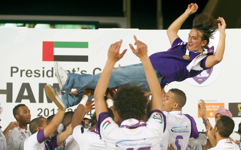 زلاتكو يحلم بفرحة كبرى مع العين يوم السبت المقبل باللقب الاسيوي. تصوير: إيريك أرازاس